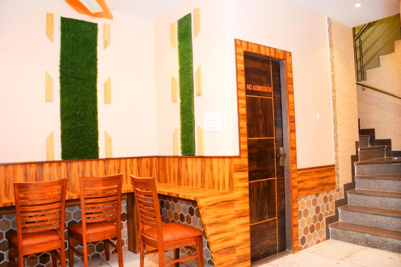 Hotel Nest N Rest - Bombay Exterior foto